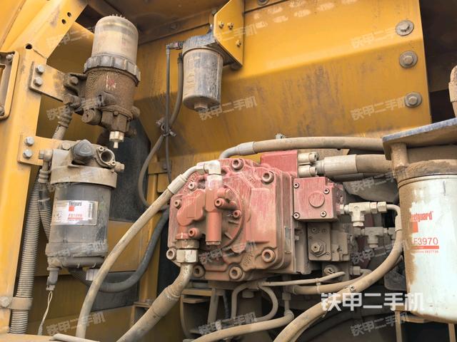液壓泵斜45?左(大件艙室) 液壓泵斜45?左(大件艙室)