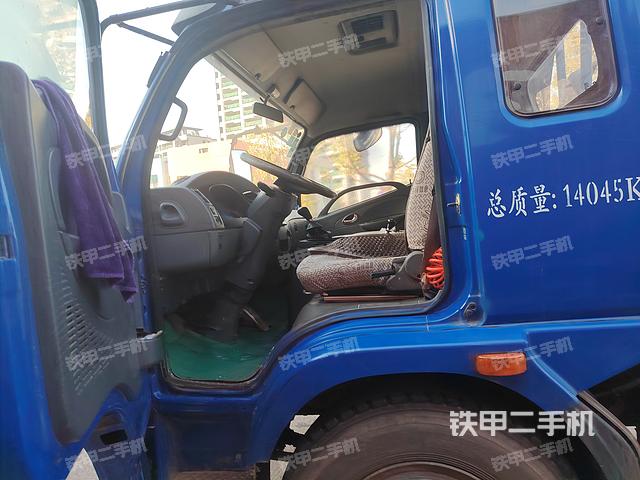 駕駛室操作臺(tái)(設(shè)備外觀及核心部件) 駕駛室操作臺(tái)(設(shè)備外觀及核心部件)