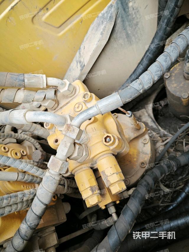 回轉(zhuǎn)馬達(dá)（上車部件）