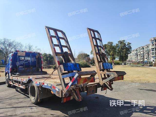 整機(jī)右后45°(設(shè)備外觀及核心部件) 整機(jī)右后45°(設(shè)備外觀及核心部件)