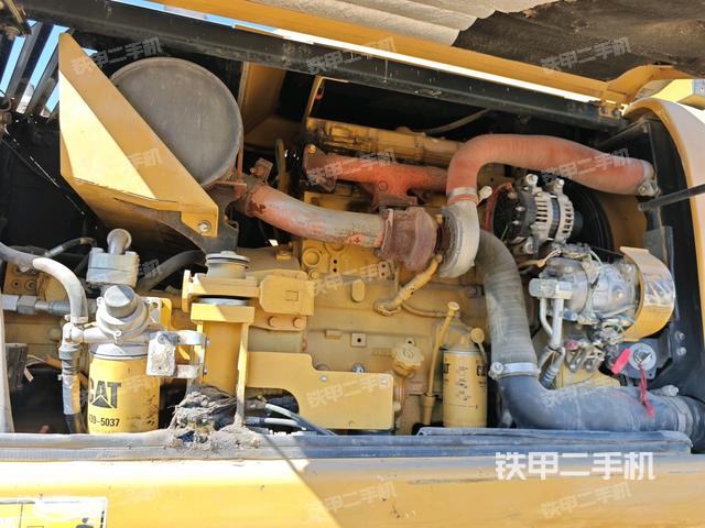 發(fā)動機整體俯視(整機外觀) 發(fā)動機整體俯視(整機外觀)