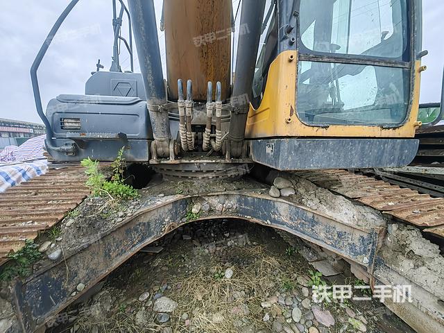 驾驶室整体（整机外观）