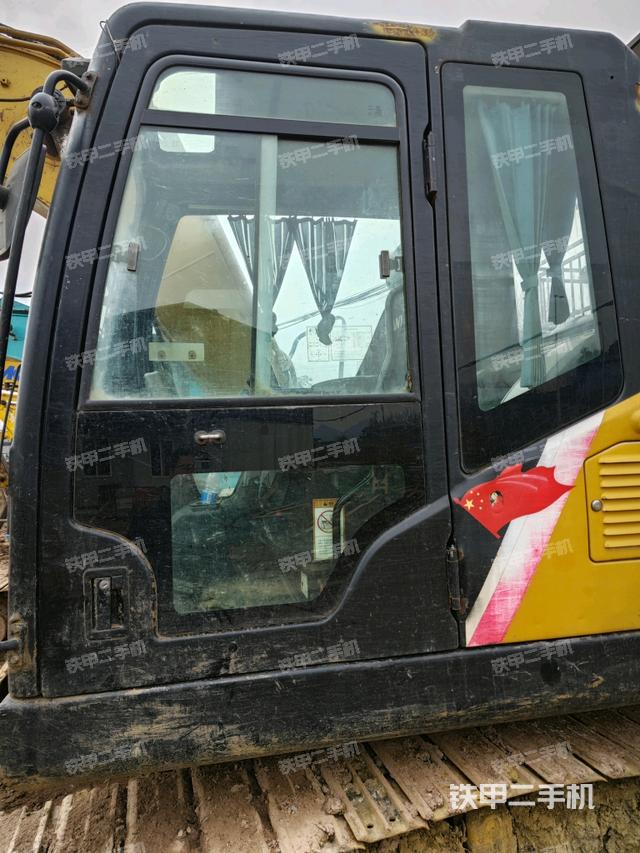 駕駛室正側(cè)（駕駛室部分）