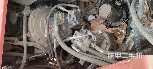 液壓泵艙室正面整體(整機(jī)外觀) 液壓泵艙室正面整體(整機(jī)外觀)