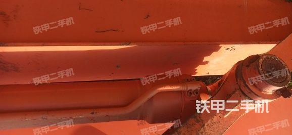 駕駛室整體(整機(jī)外觀) 駕駛室整體(整機(jī)外觀)