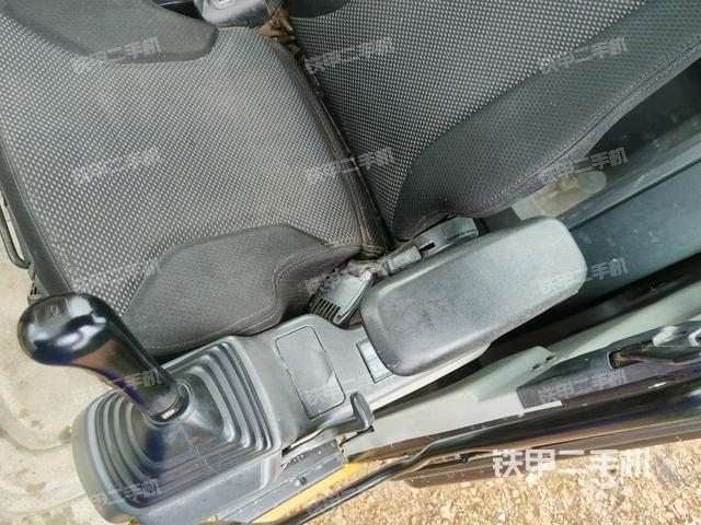 座椅左側(cè)控制臺(tái)/音響/含左手柄（駕駛室部分）