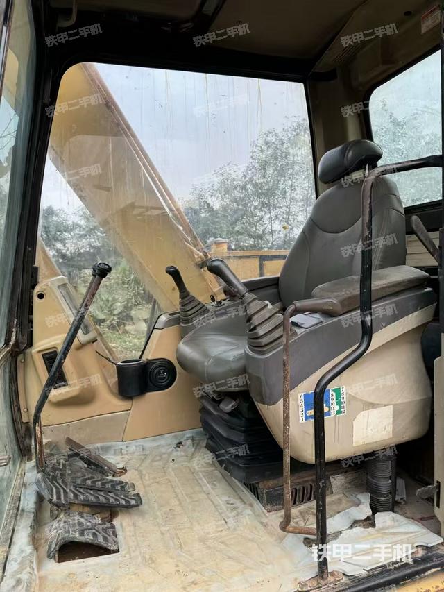 驾驶室整体（整机外观）