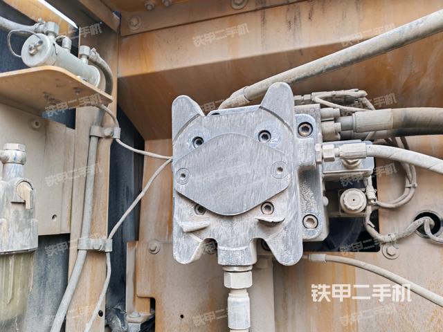 液壓泵斜45?左（大件艙室）