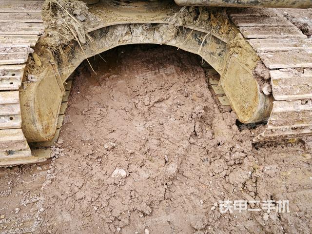 轉(zhuǎn)盤和下車架正前（工作和回轉(zhuǎn)裝置）