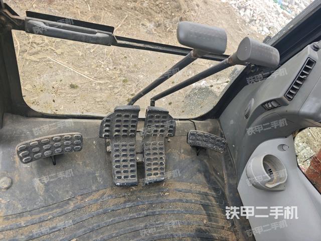 座椅后部(駕駛室部分) 座椅后部(駕駛室部分)