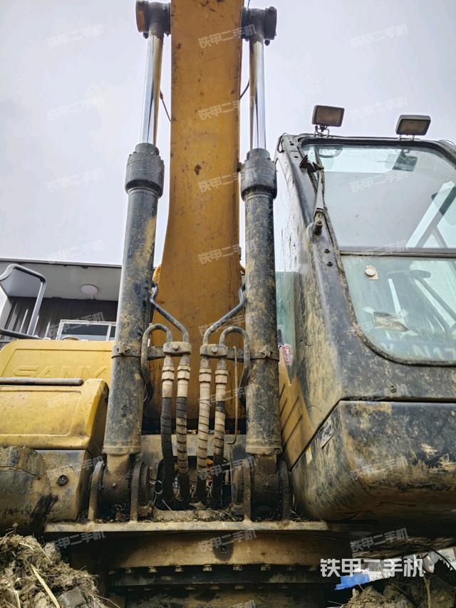 大臂油缸整體?豎拍（工作和回轉(zhuǎn)裝置）