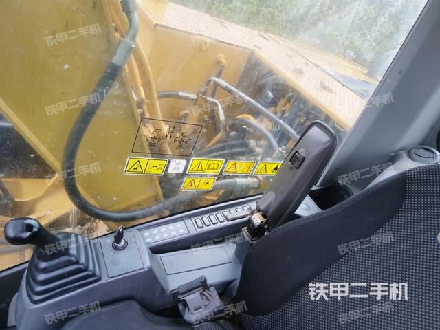 座椅右側(cè)控制臺(tái)/鑰匙門(mén)/油門(mén)/含右手柄（駕駛室部分）