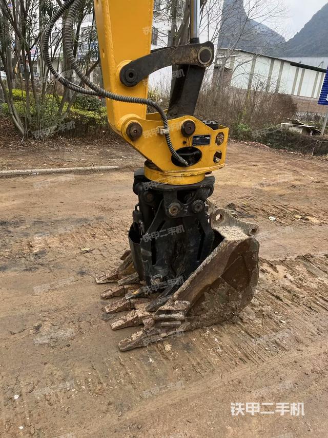 鏟斗右后整體（工作和回轉(zhuǎn)裝置）