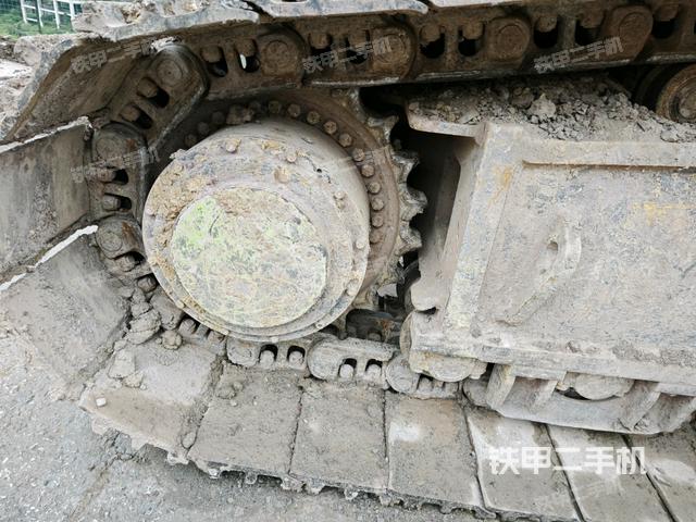 左驅(qū)動輪/左后輪(行走機構(gòu)) 左驅(qū)動輪/左后輪(行走機構(gòu))