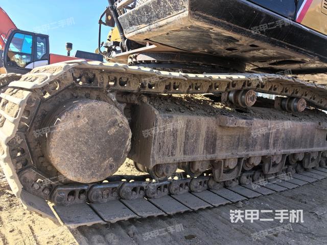 單側(cè)履帶整體（整機(jī)外觀）