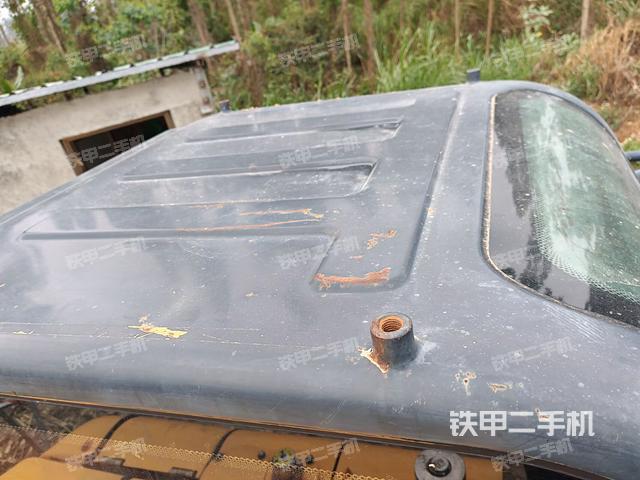 驾驶室顶部（整机外观）