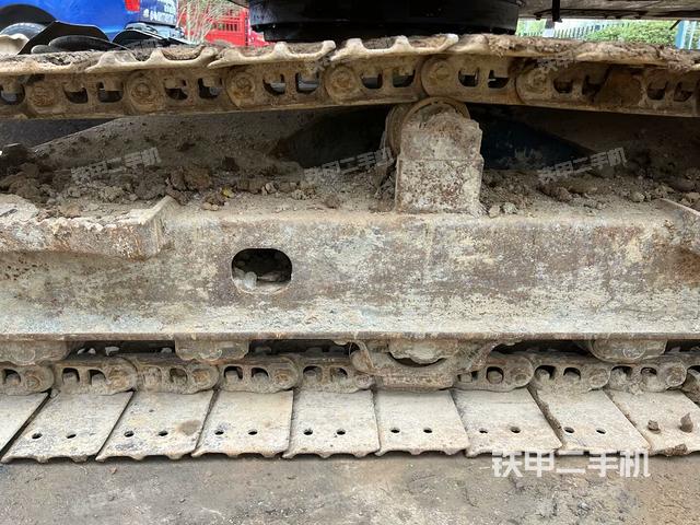 右側(cè)履帶整體?（行走機(jī)構(gòu)）