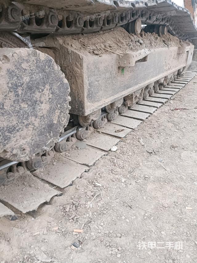 右側(cè)履帶整體（行走機構(gòu)）