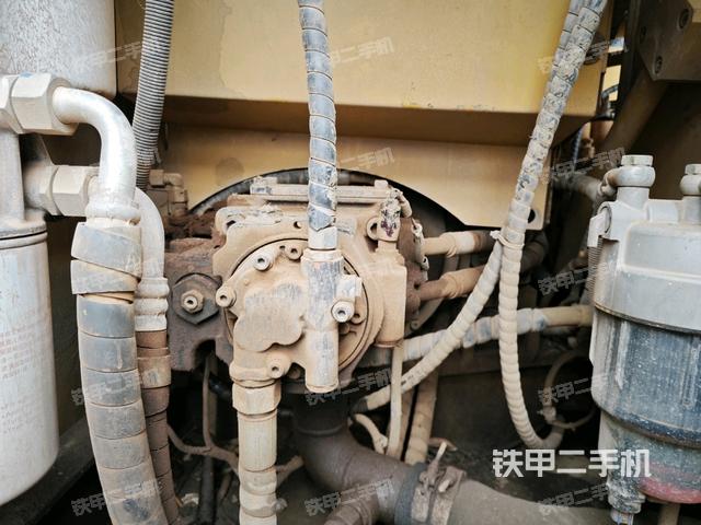 液壓泵斜45?右（大件艙室）