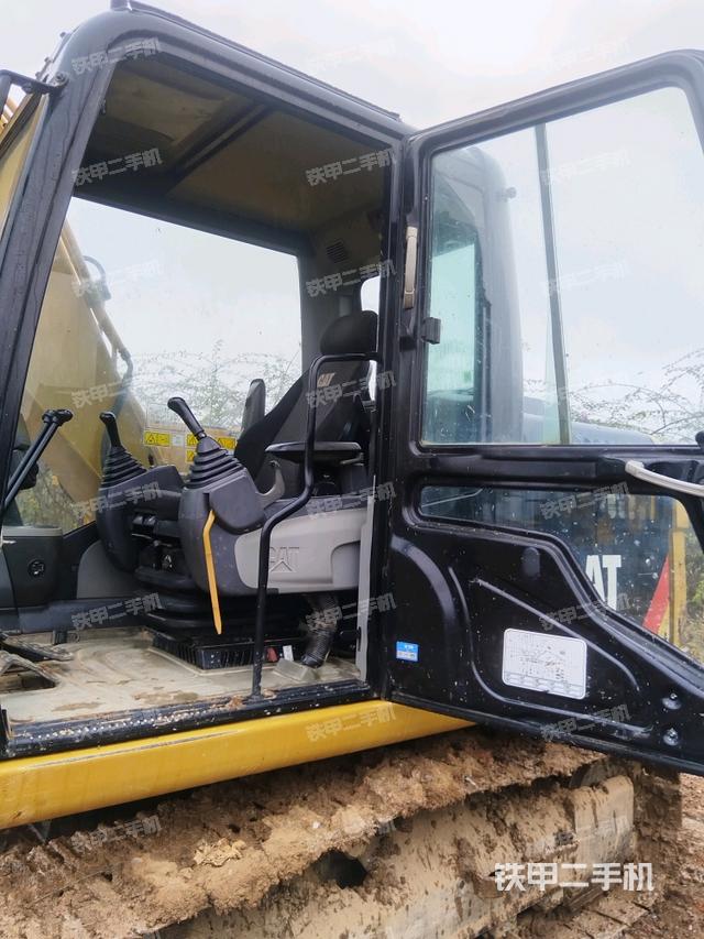 駕駛室正側(cè)（駕駛室部分）