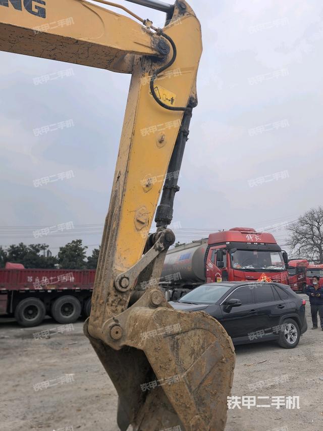 大臂整體?右側(cè)(工作和回轉(zhuǎn)裝置) 大臂整體?右側(cè)(工作和回轉(zhuǎn)裝置)