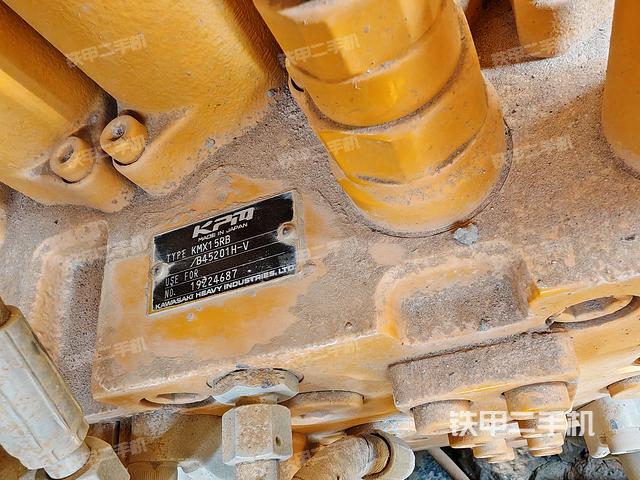 回转马达和主控阀（整机外观）