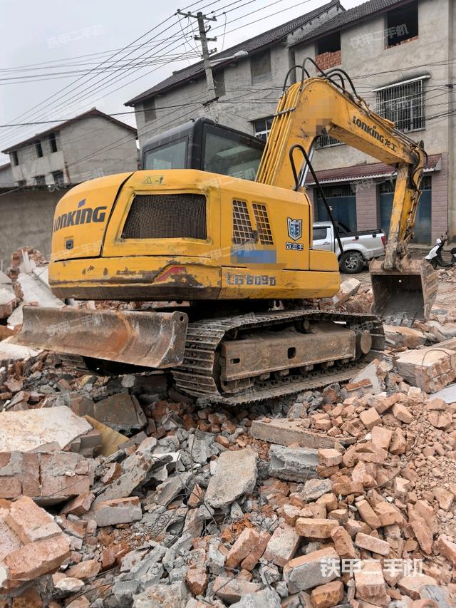 右后45(整機(jī)外觀) 右后45(整機(jī)外觀)