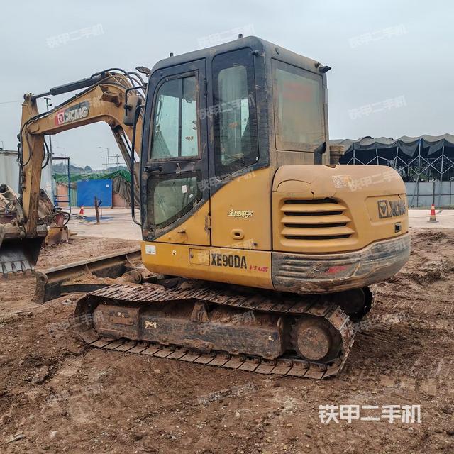 左后45(整機(jī)外觀) 左后45(整機(jī)外觀)