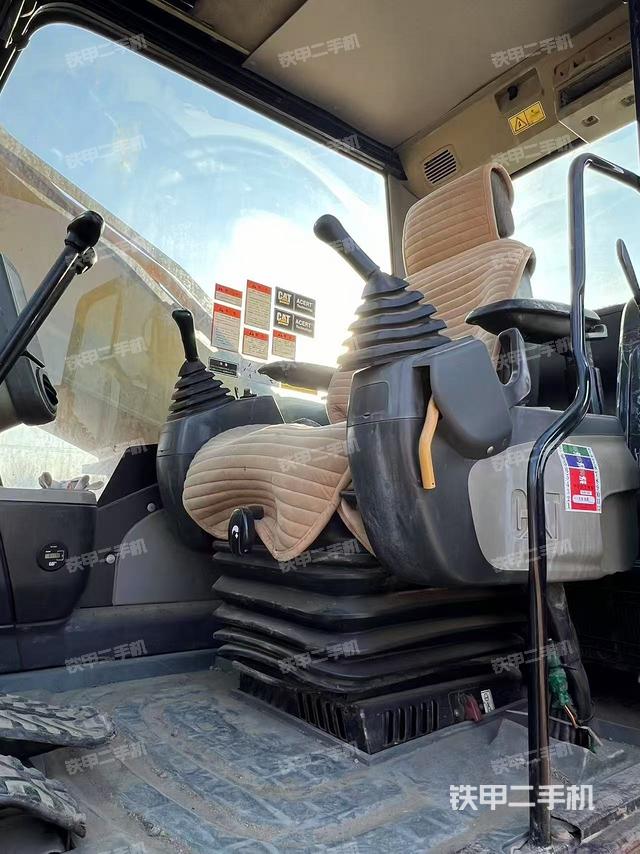 駕駛室整體（整機(jī)外觀）