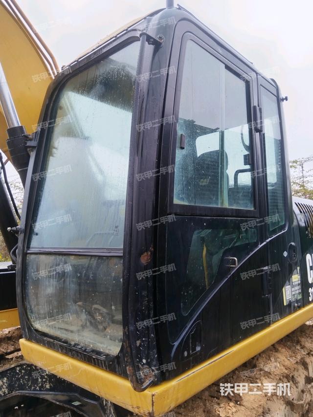 駕駛室左前45度（駕駛室部分）