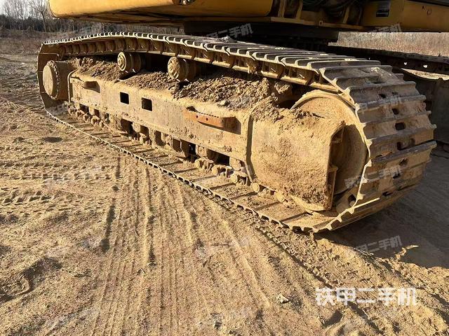 單側(cè)履帶整體（整機(jī)外觀）