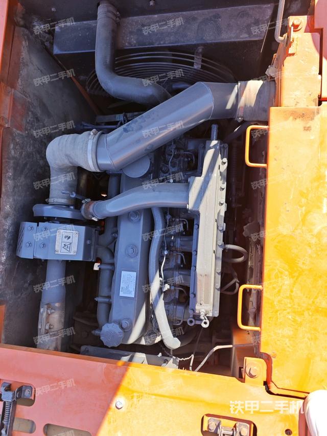 發(fā)動(dòng)機(jī)整體俯視(整機(jī)外觀) 發(fā)動(dòng)機(jī)整體俯視(整機(jī)外觀)