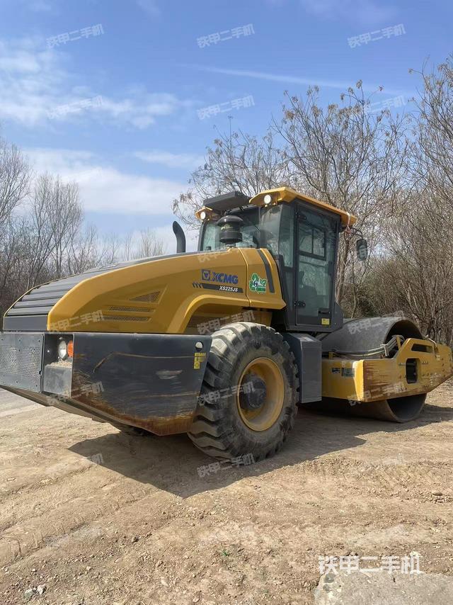 整机右侧（设备外观及核心部件）