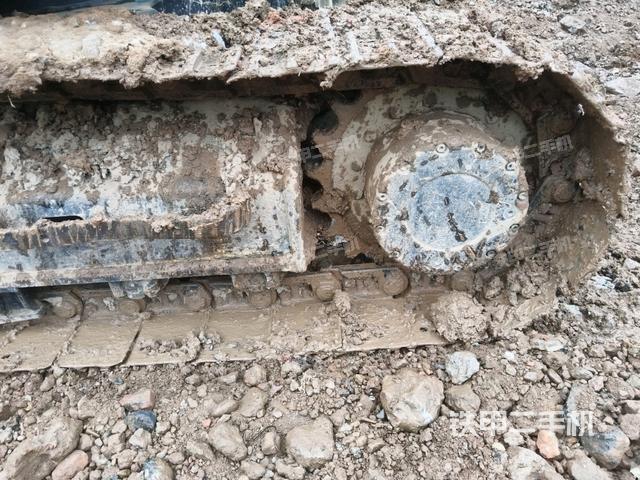 左驅(qū)動(dòng)輪（行走機(jī)構(gòu)）