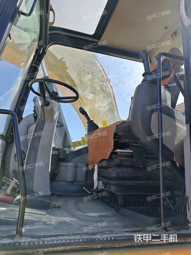 駕駛室整體(整機外觀) 駕駛室整體(整機外觀)
