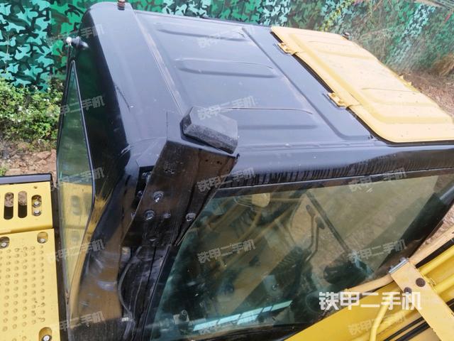 駕駛室頂部俯視（上車(chē)部件）