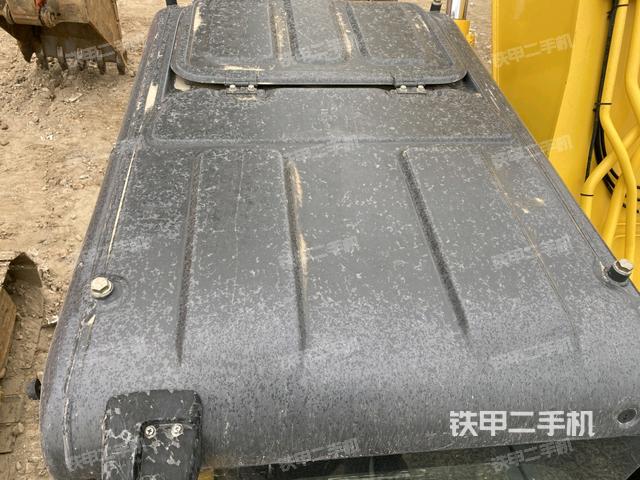 駕駛室頂部(整機外觀) 駕駛室頂部(整機外觀)