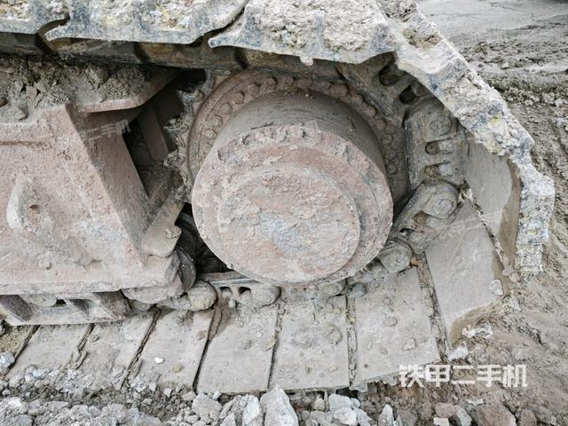 右驅(qū)動輪/右后輪(行走機構(gòu)) 右驅(qū)動輪/右后輪(行走機構(gòu))