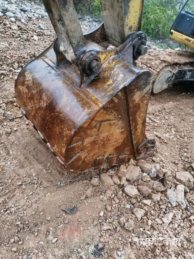 鏟斗右后整體（工作和回轉(zhuǎn)裝置）