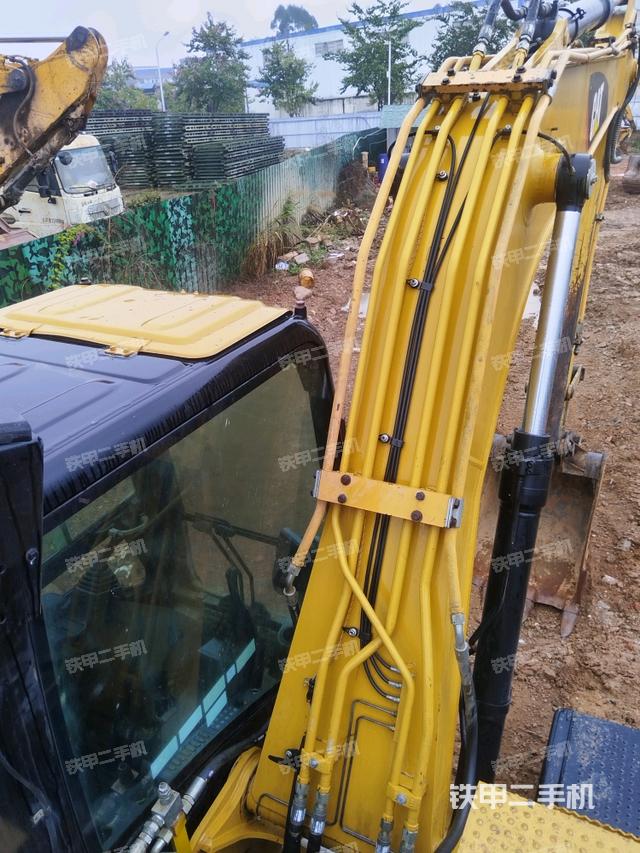 大臂背部俯視（工作和回轉(zhuǎn)裝置）