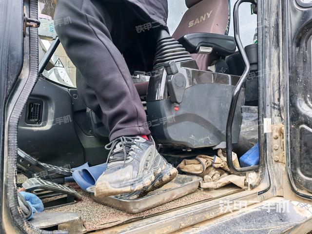 駕駛室正側(cè)（駕駛室部分）