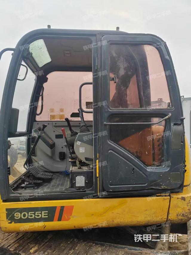 驾驶室整体（整机外观）