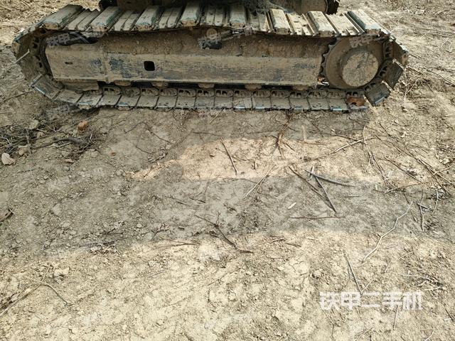 右驅(qū)動輪（行走機構(gòu)）