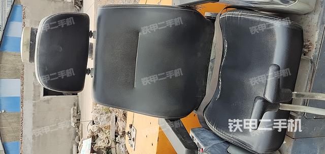 驾驶室顶部（整机外观）