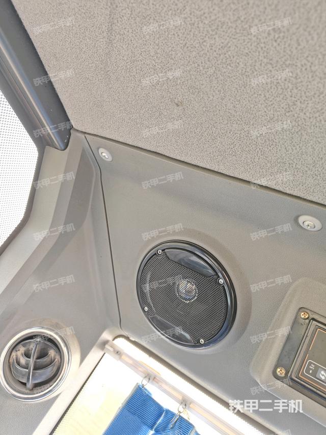 座椅左側控制臺/音響/含左手柄（駕駛室部分）