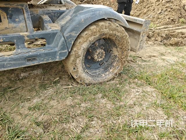 左側履帶整體?（行走機構）