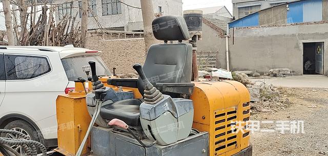 驾驶室整体（整机外观）