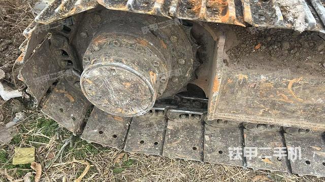 左驅(qū)動輪（行走機構(gòu)）