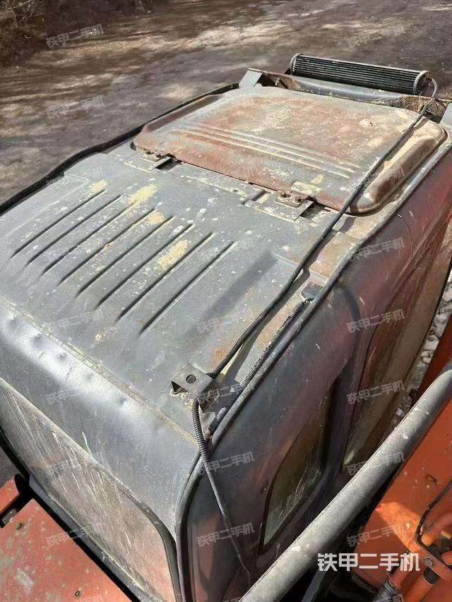 駕駛室頂部（整機(jī)外觀）