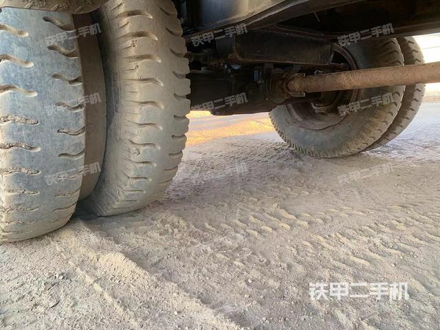 單側(cè)履帶整體（整機(jī)外觀）